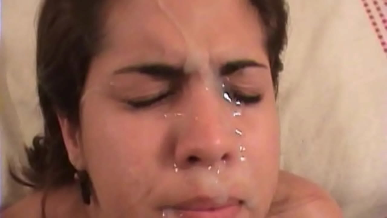 ښکلی لاتین برونیټ ناڅاپه جنسیت لري