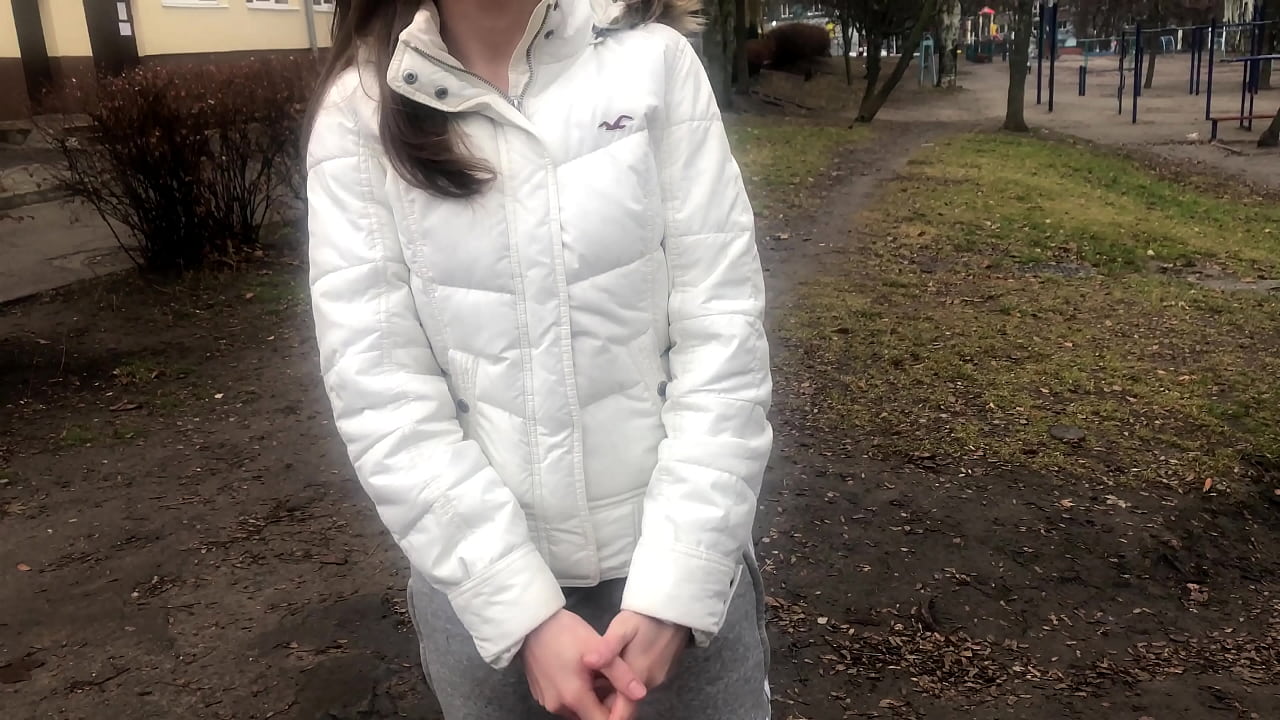 د پیسو لپاره اجنبی سوک شوی او مات شوی. د روسیې شوکیا. په خبرو کولو سره.